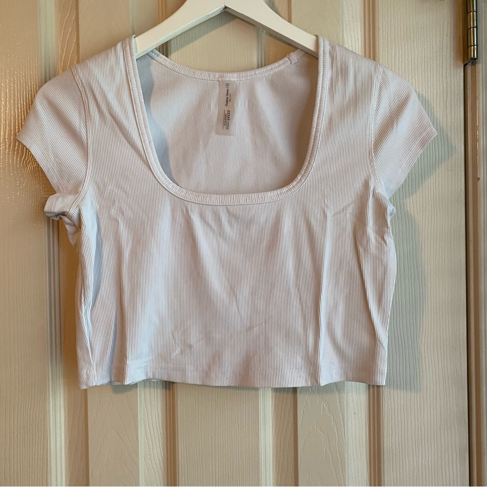 EUC Outdoor Voices SuperformRib Shortsleeve in White, Size Medium